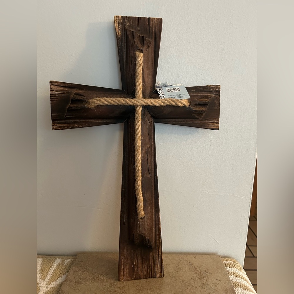 Layered Wood with Rope Accent